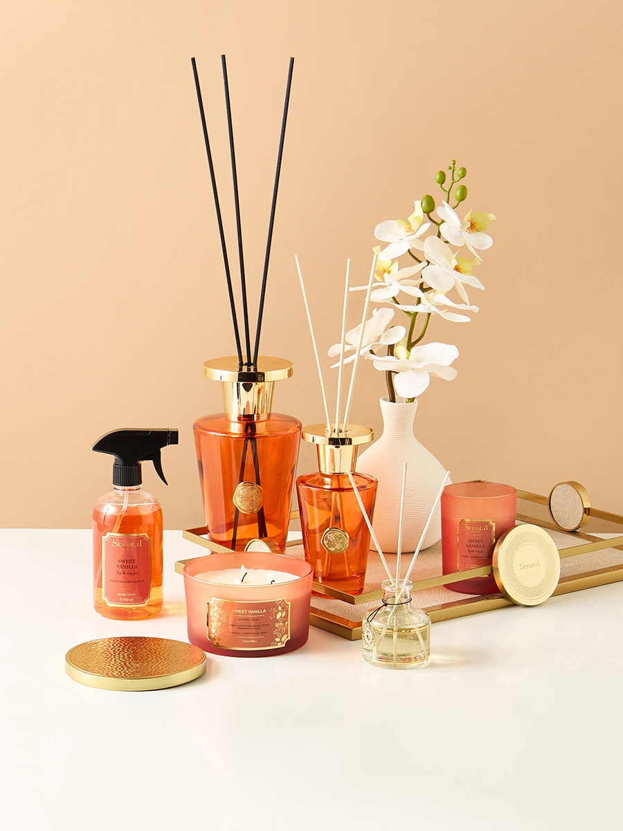 جرة شمعة معطرة بـ3 فتائل سويت فانيلا من سينت.د لندن - 450 جرام