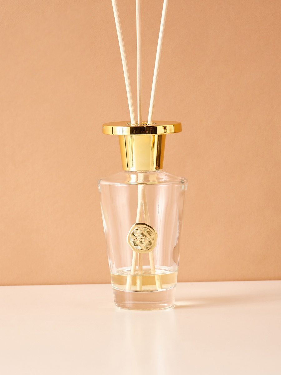 موزع عطور بأعواد خشبية برائحة الخشب الداكن من سينت. دي  300 مل