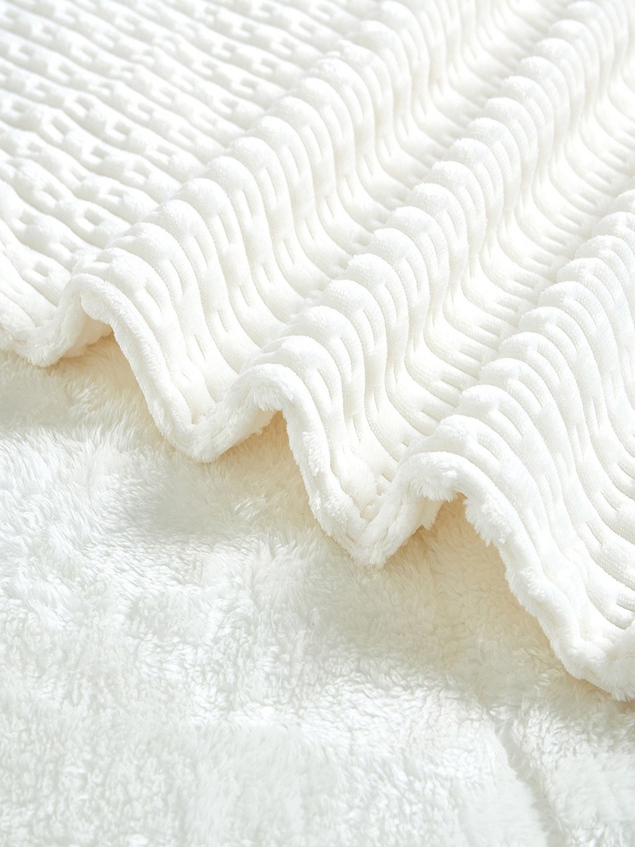 Bern Milo 3-Piece Embossed Flannel King Comforter Set - 220x240 cm