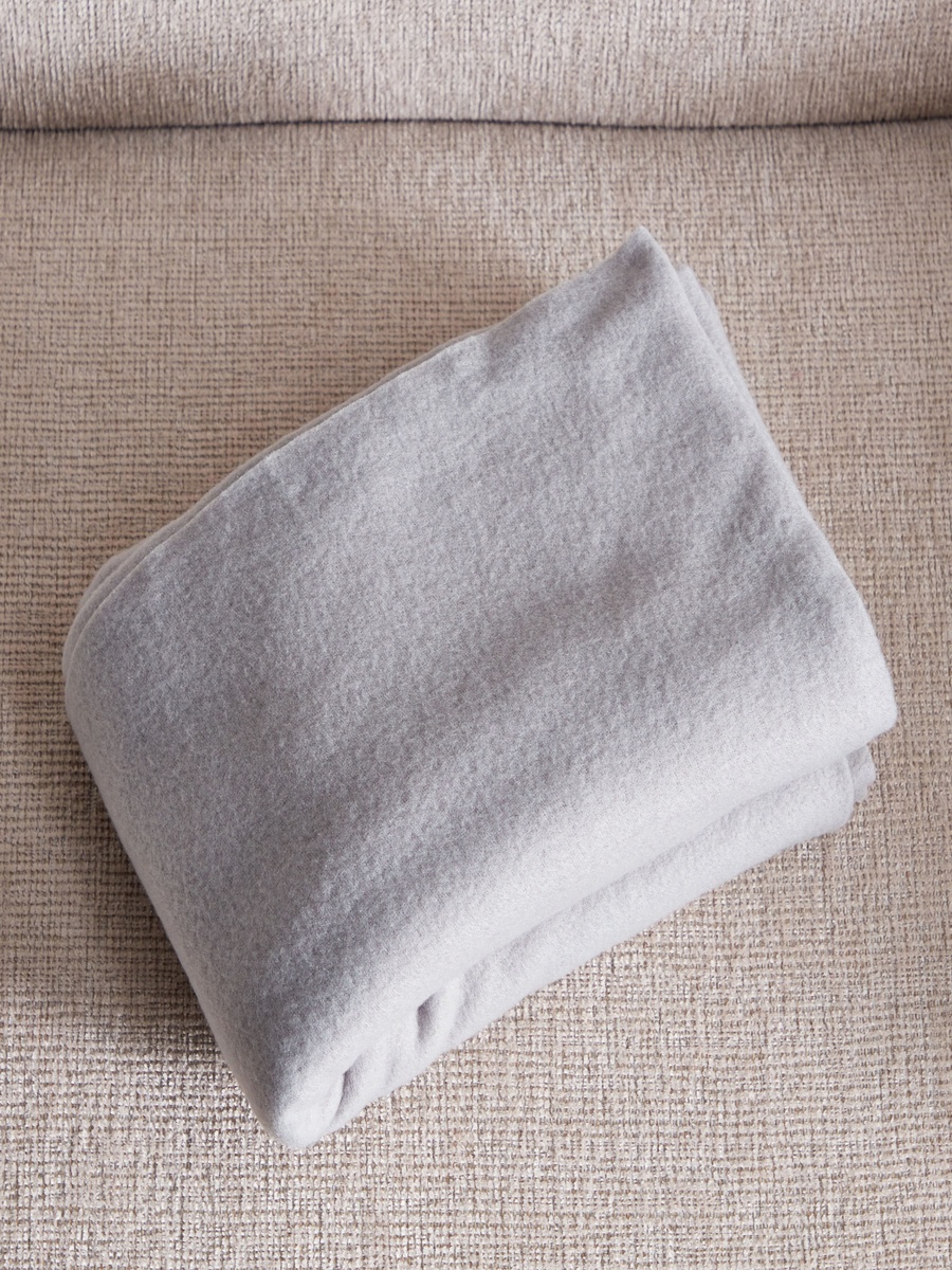 Atlanta Solid Recycled Polar Fleece Throw - 120x160 cm