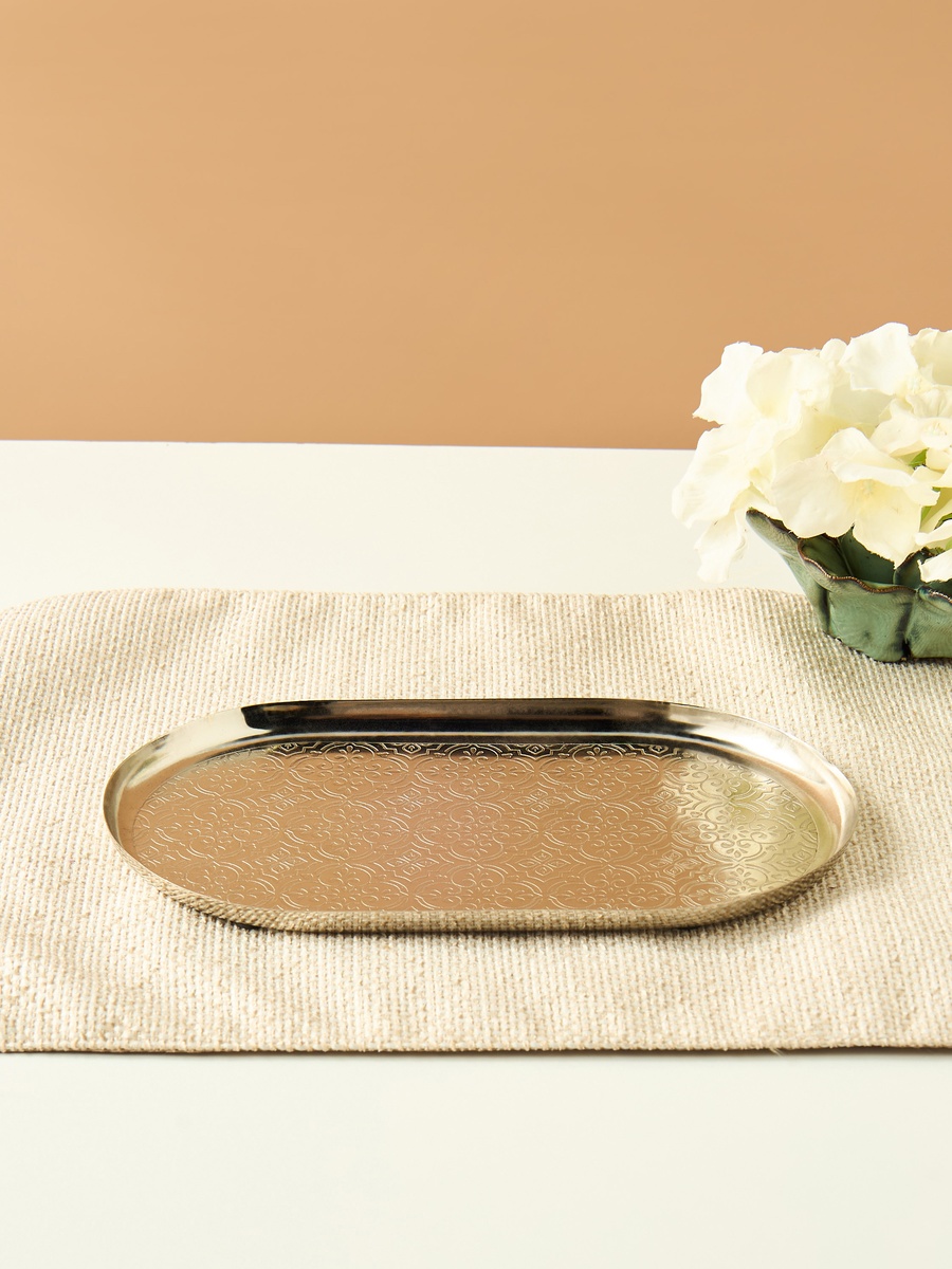 Elevated Textured Oval Tray - 25x16 cm