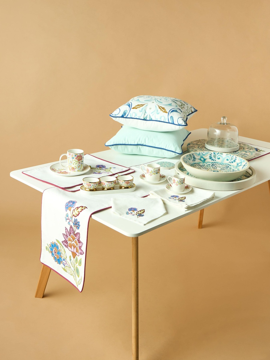 Summer Flower 4-Piece Cotton Napkin Set - 42x42 cm