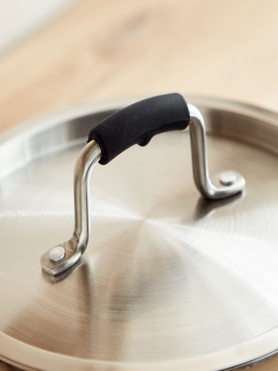 Glisten Triply Casserole with Steel Lid - 20 cm