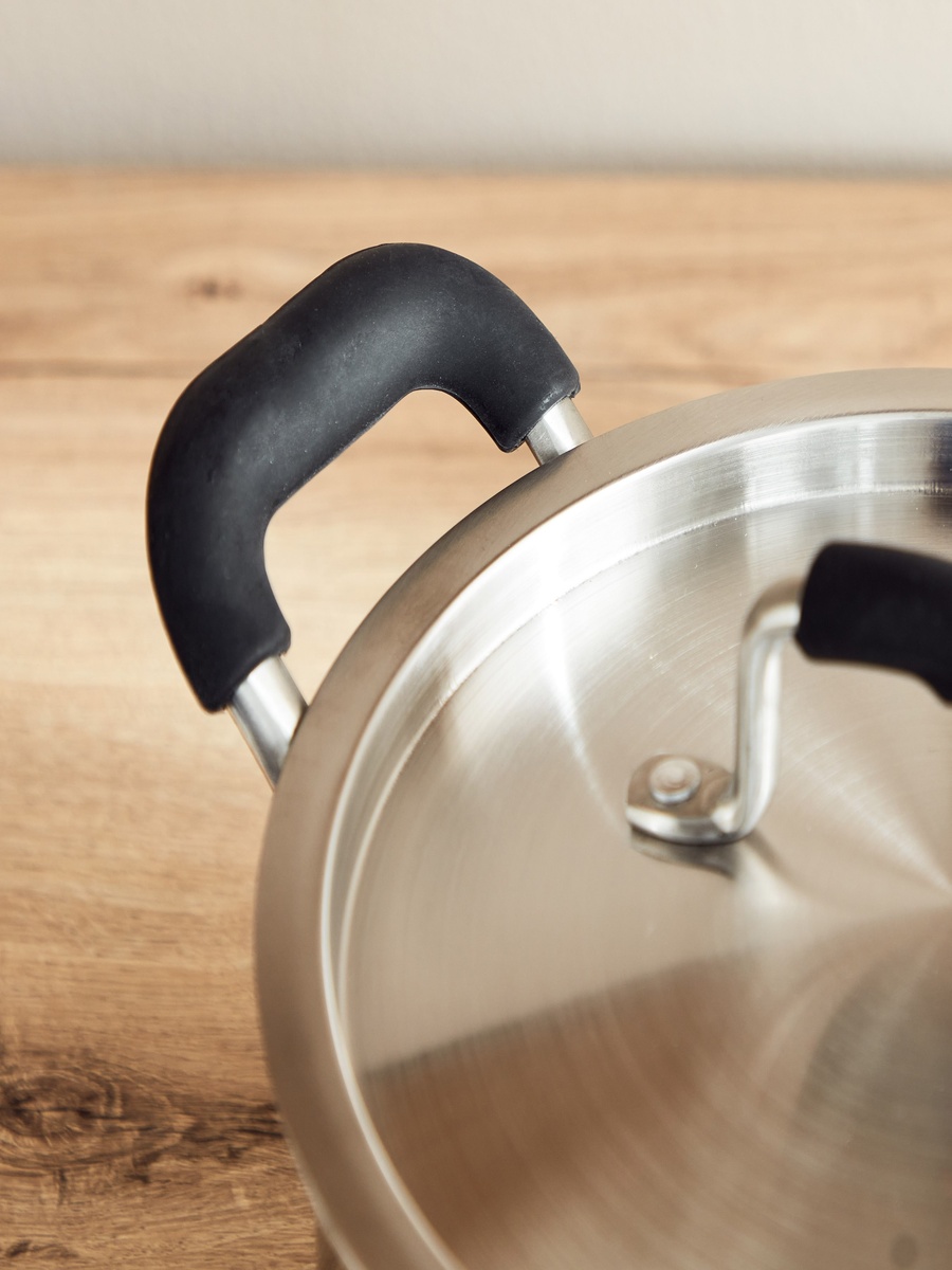Glisten Triply Casserole with Steel Lid - 20 cm