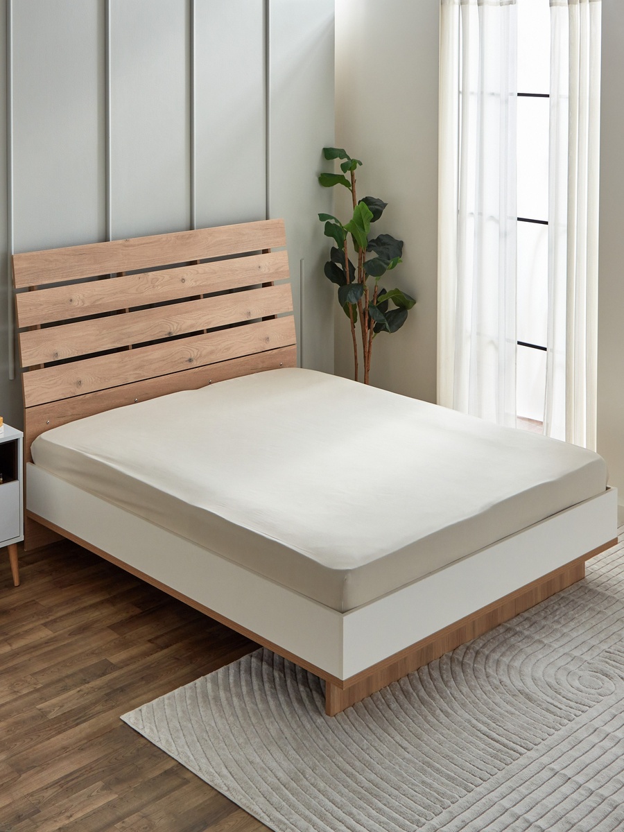 Derby Solid Microfiber Queen Fitted Sheet - 150x200+25 cm
