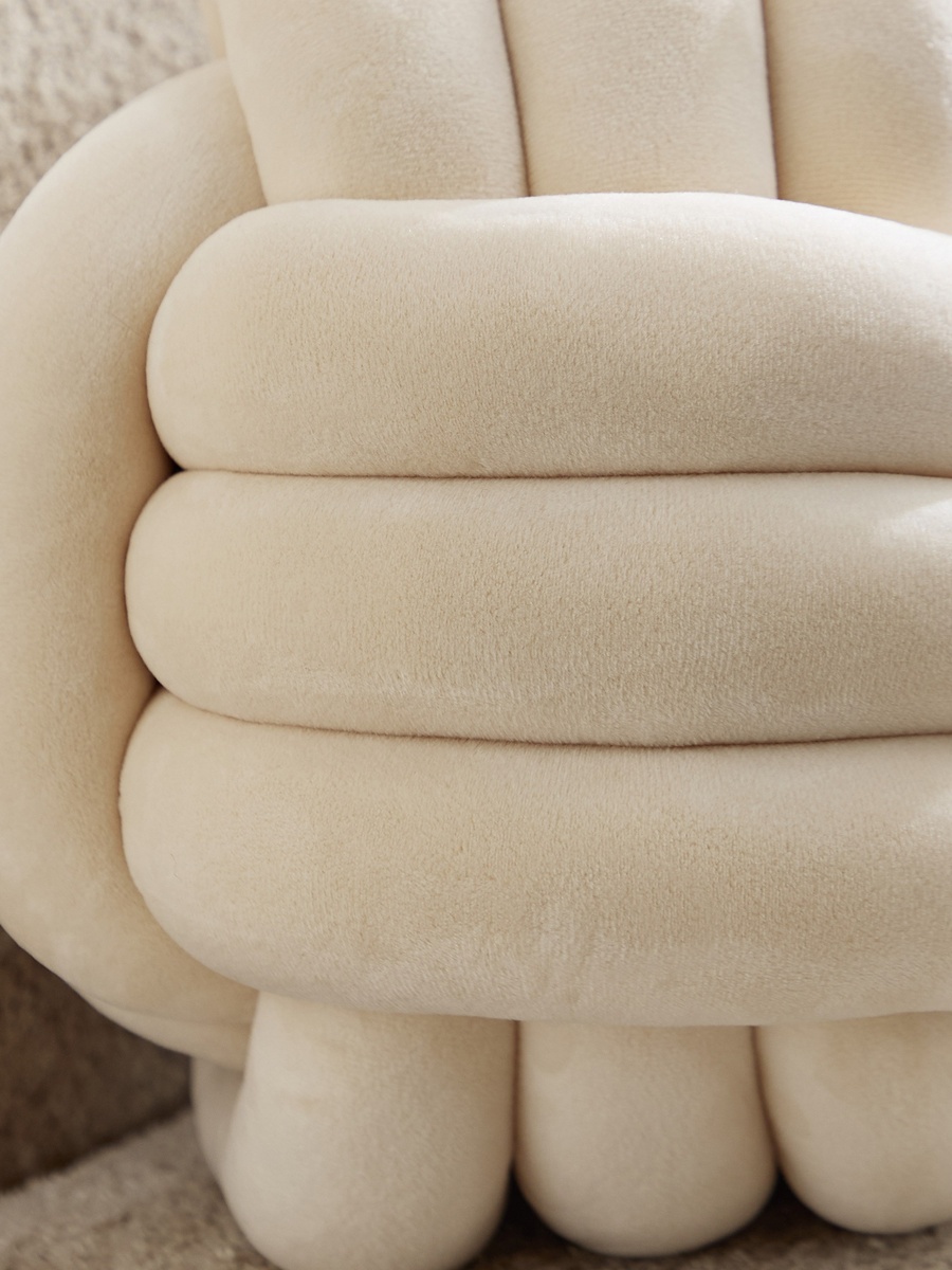 Cushy Loft Knot Cushion - 28 cm