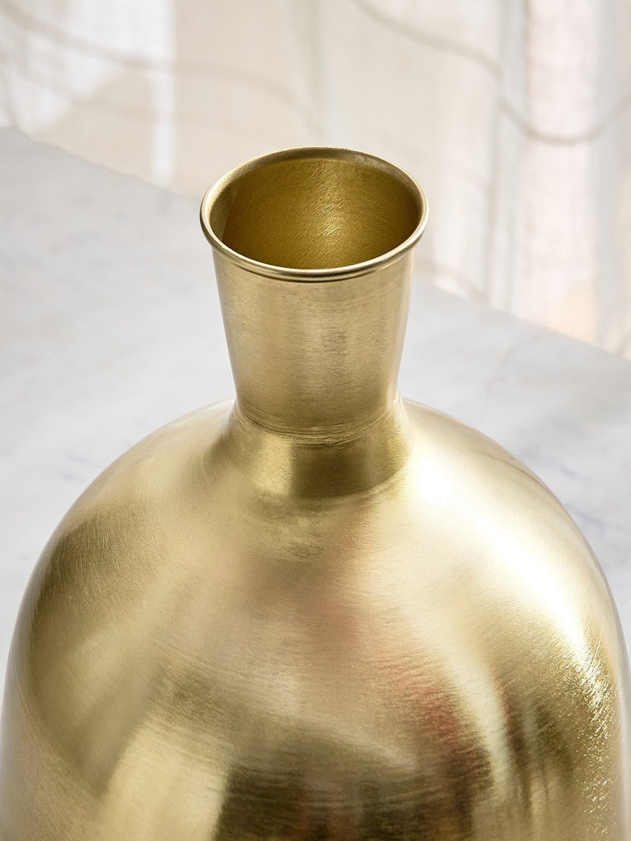 Avya Metal Modern Vase - 20.5x20.5x17 cm
