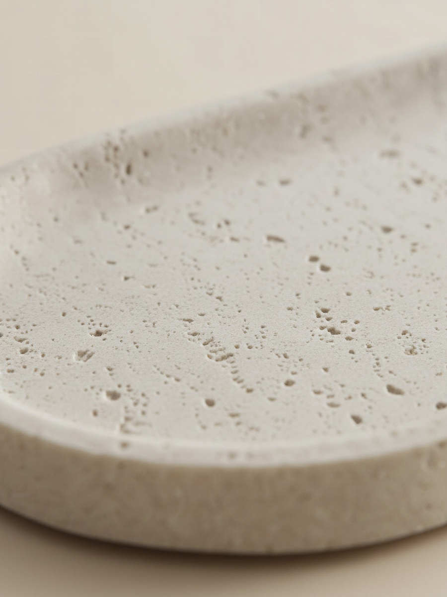 Avant Resin Towel Tray