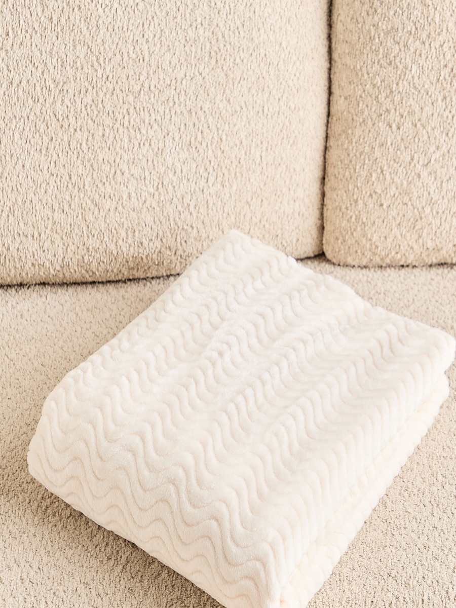 Wave Jacquard Flannel Throw - 130x160 cm