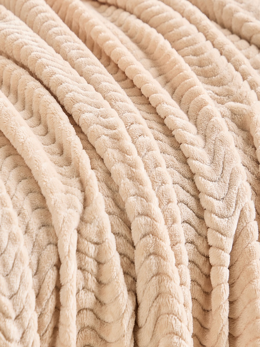 Wave Jacquard Flannel Throw - 130x160 cm