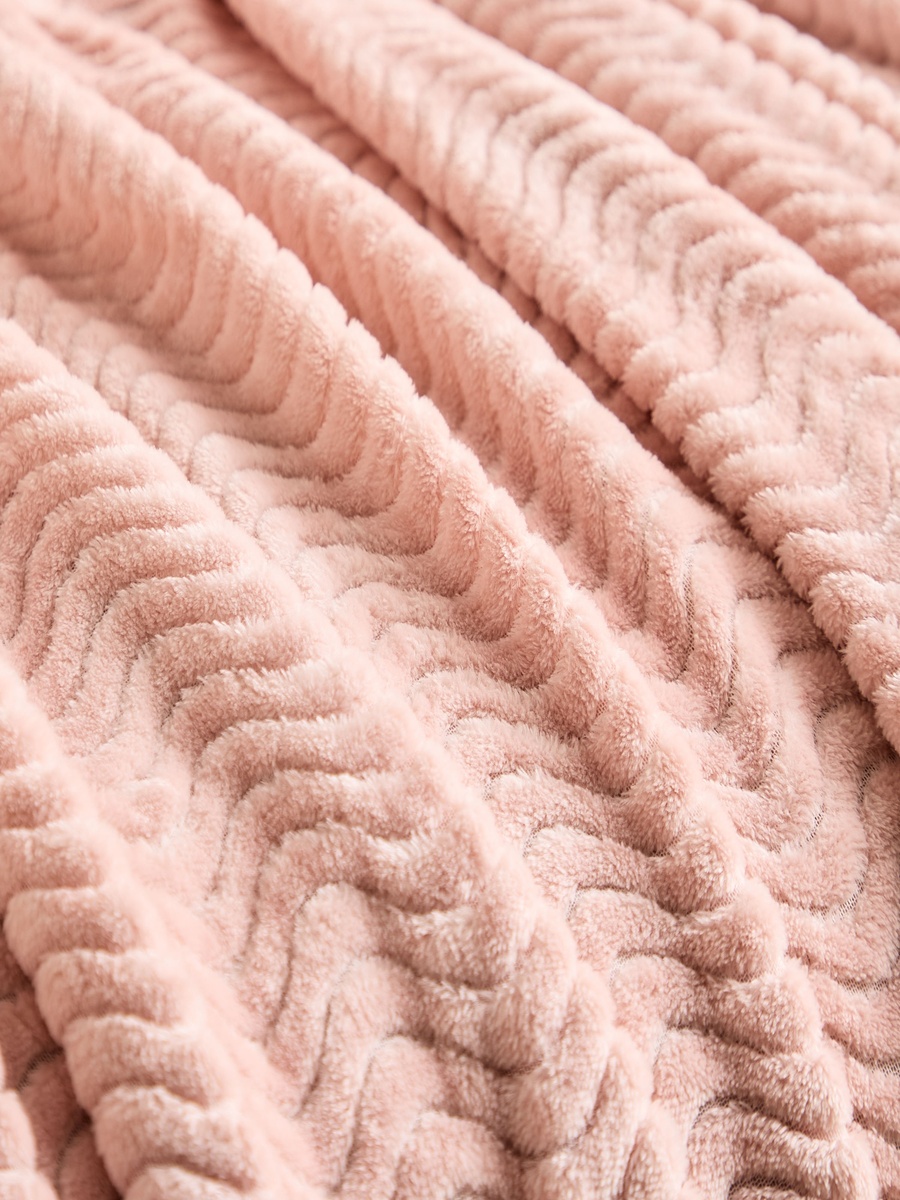 Wave Jacquard Flannel Throw - 130x160 cm