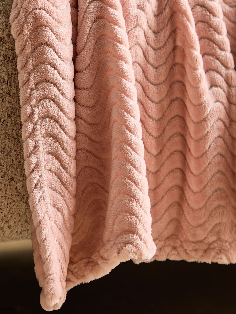 Wave Jacquard Flannel Throw - 130x160 cm
