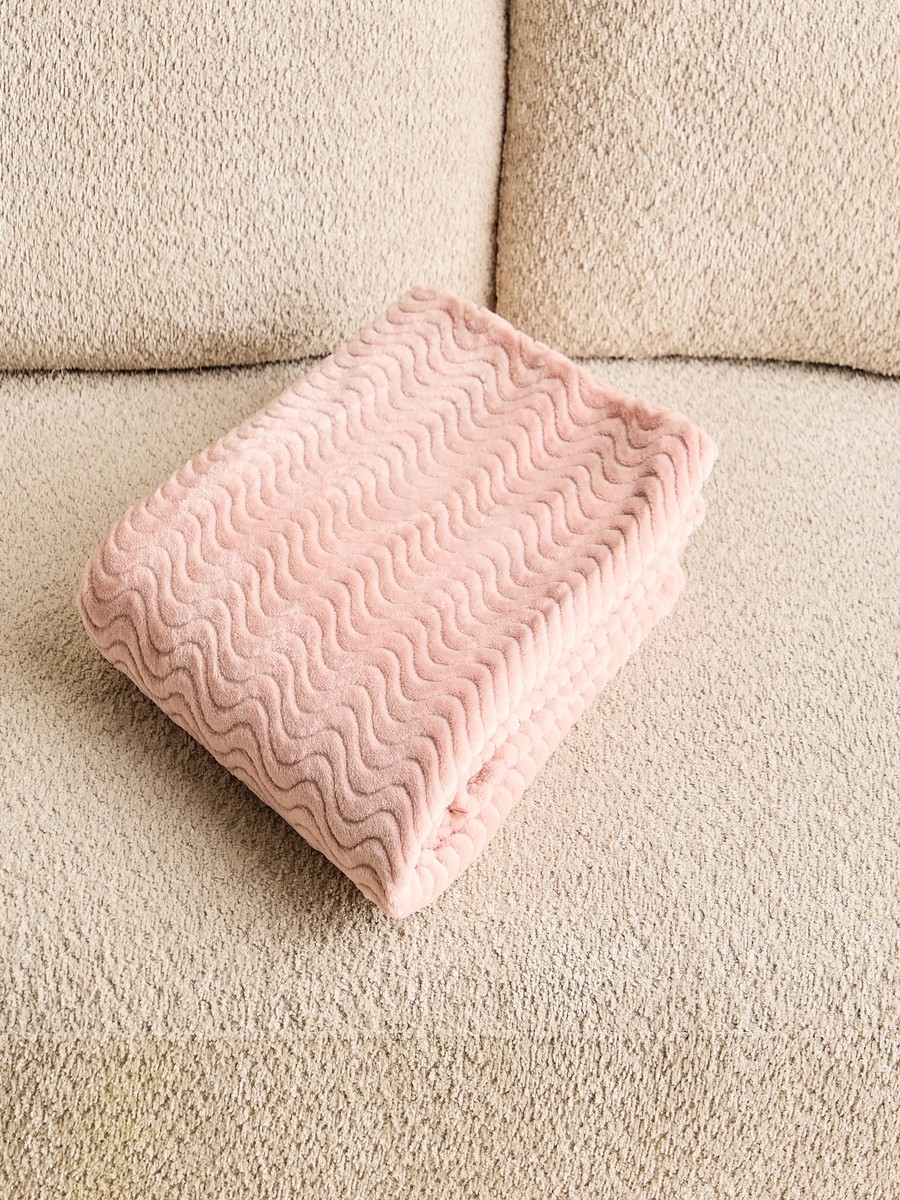 Wave Jacquard Flannel Throw - 130x160 cm