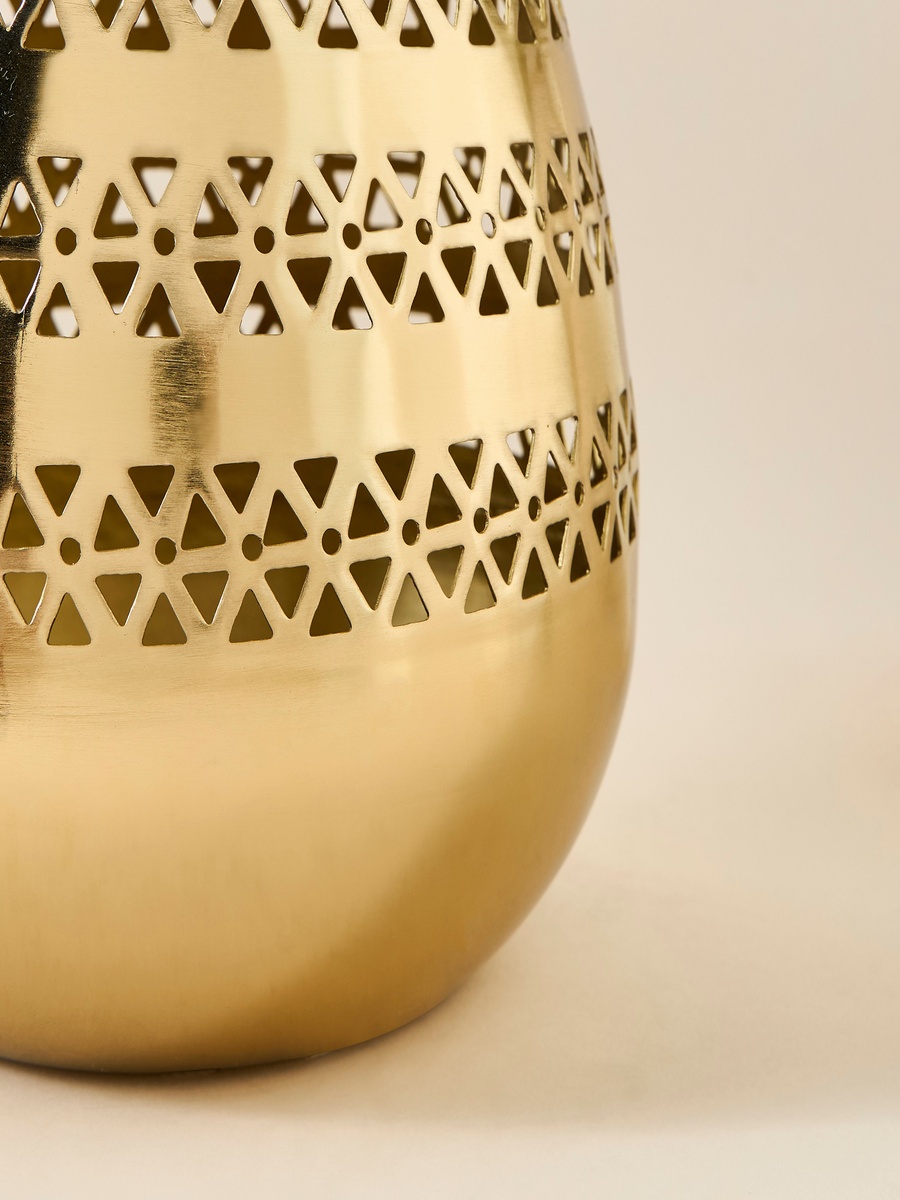 Cutout Detail Metal Vase - 18x18x20 cm