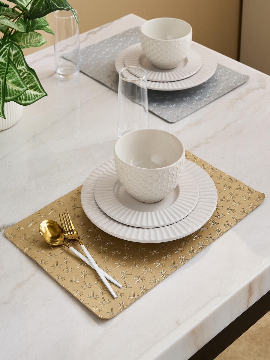LayOn Palm Embossed Placemat - 30x45 cm