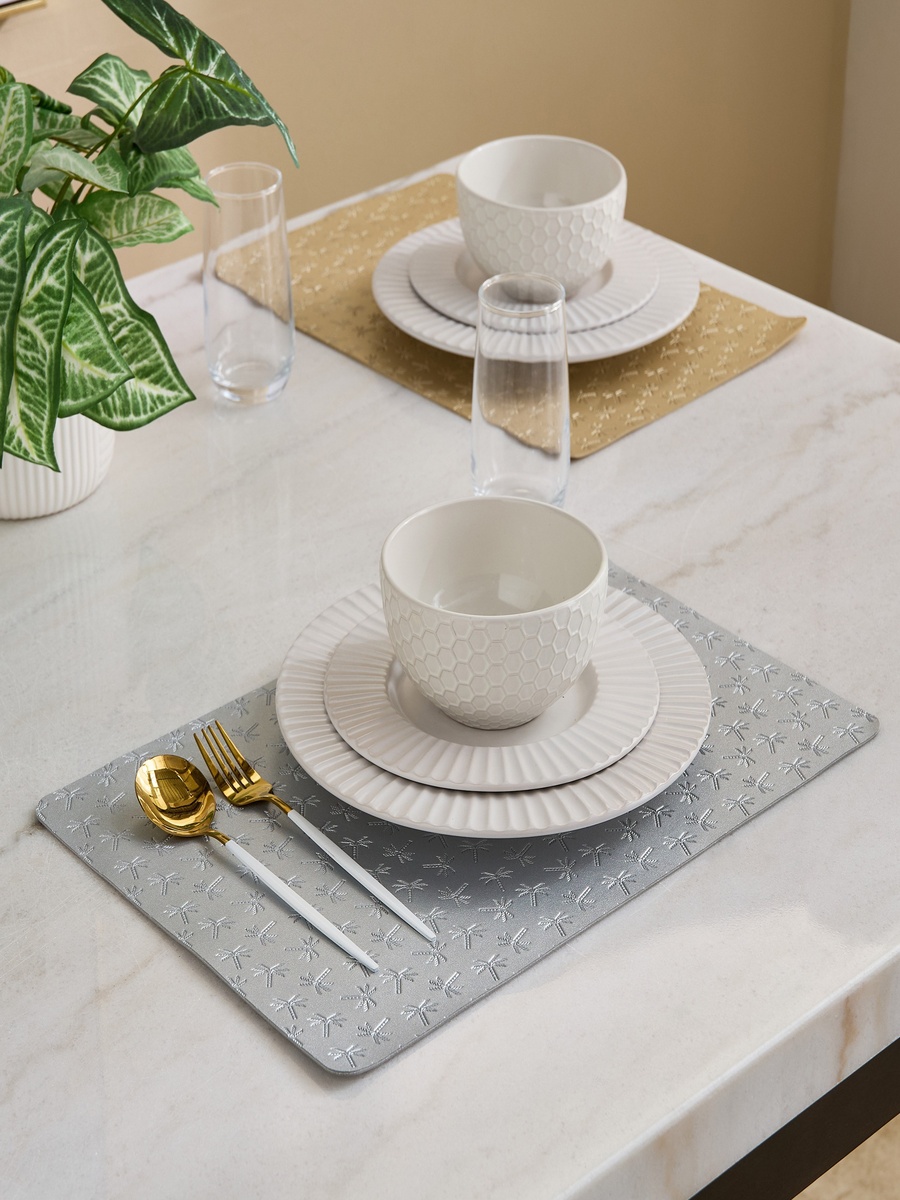 LayOn Palm Embossed Placemat - 30x45 cm