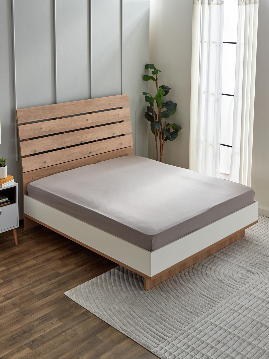 Derby Solid Microfiber Super King Fitted Sheet - 200x200+25 cm