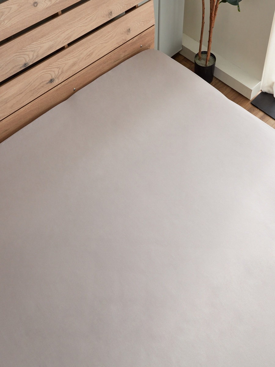 Derby Solid Microfiber Super King Fitted Sheet - 200x200+25 cm