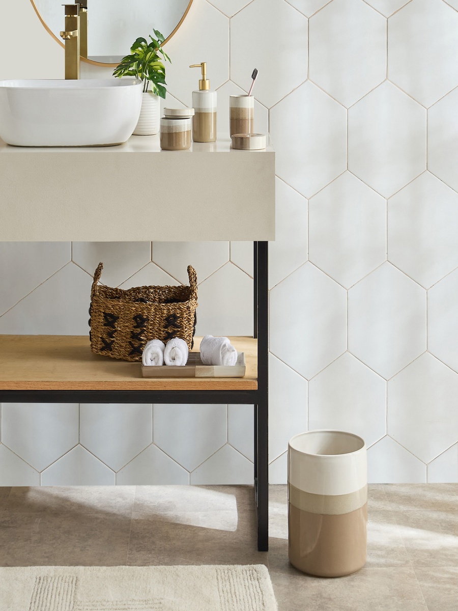 Salton Ceramic Soap Dish