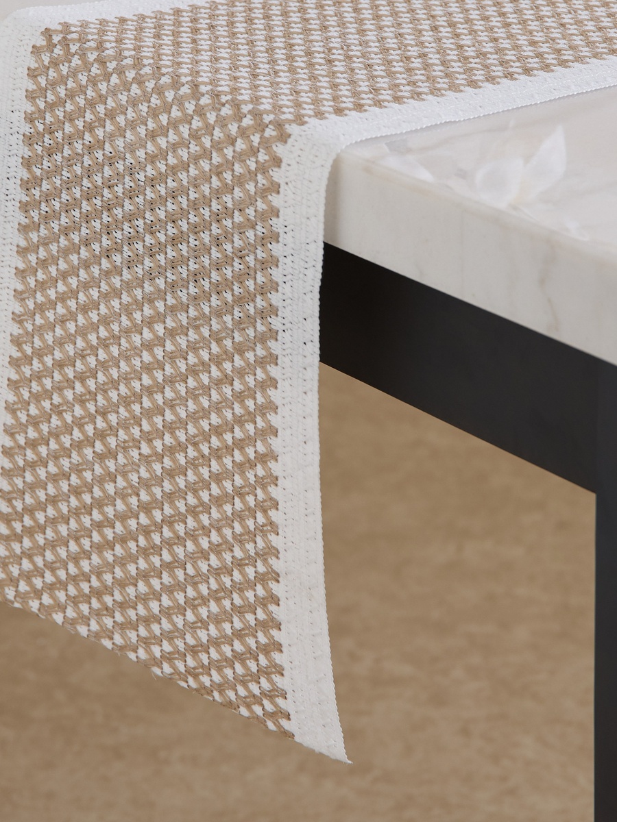 Tressa Polypropylene Table Runner- 30x150cm