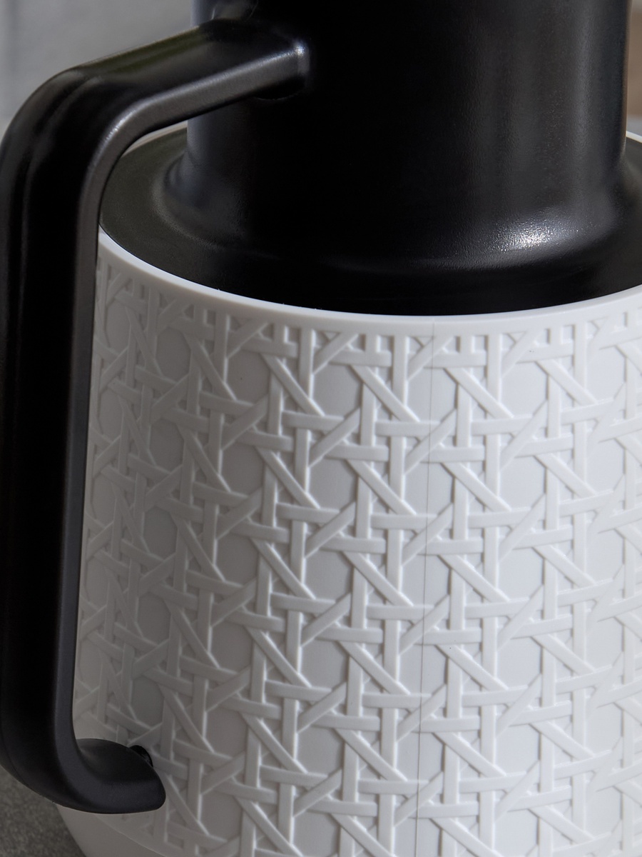 Ridge Textured Flask - 1 L