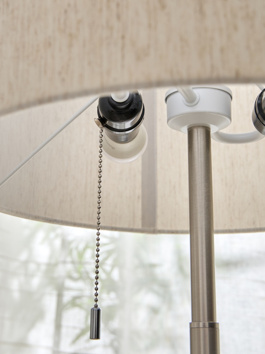 Deme Lamont Metal Floor Lamp with Pull Chain Switch and Linen Shade - 154 cm