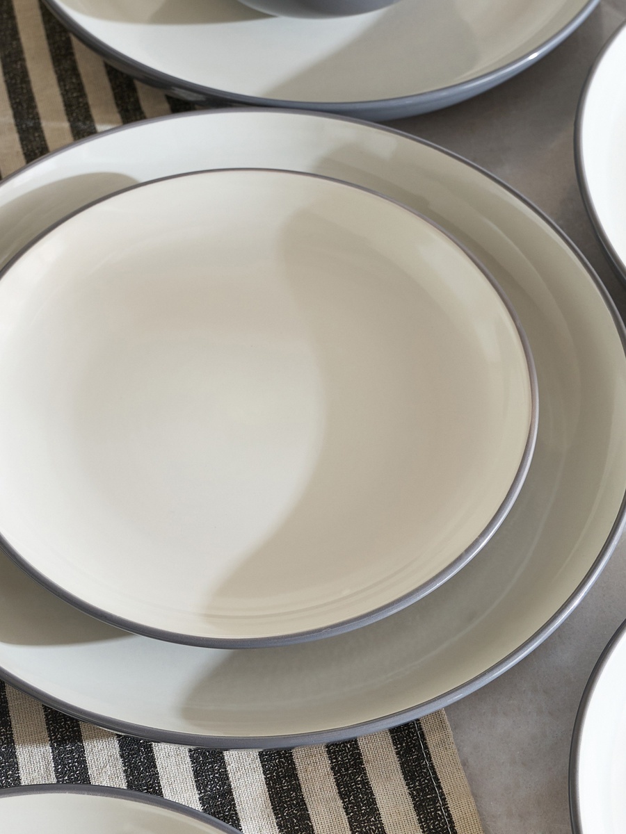 Elegenza 16-Piece Dinner Set - Serves 4
