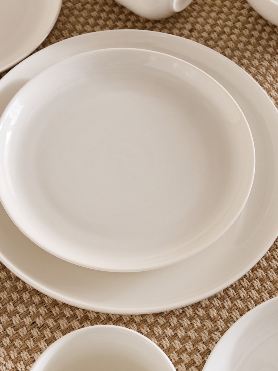 Elegenza 16-Piece Dinner Set - Serves 4