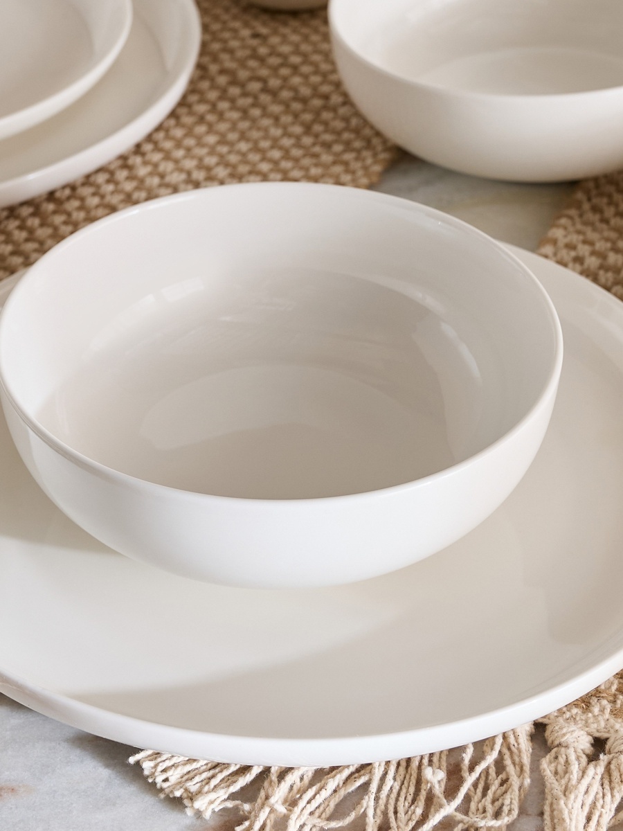 Elegenza 16-Piece Dinner Set - Serves 4