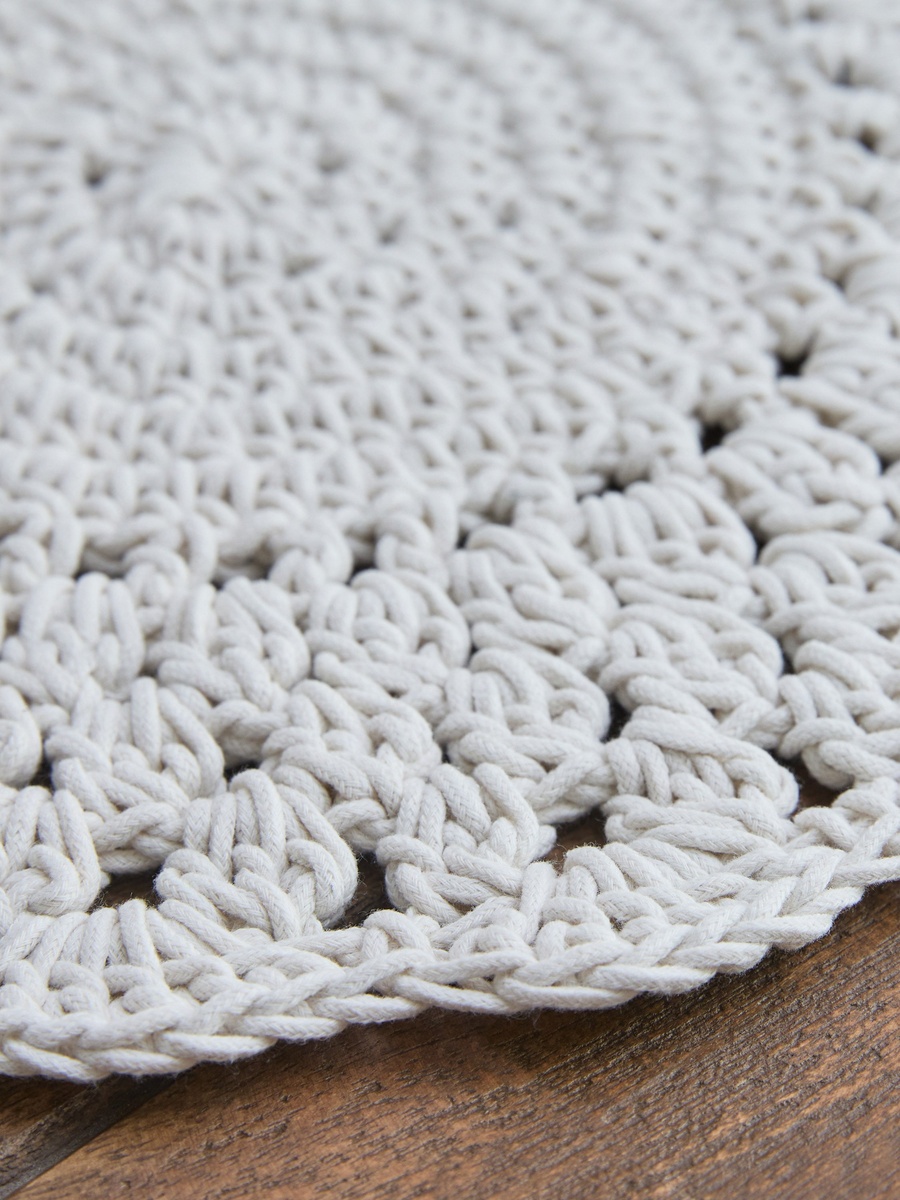 Knotscape Crochet Placemat - 38 cm