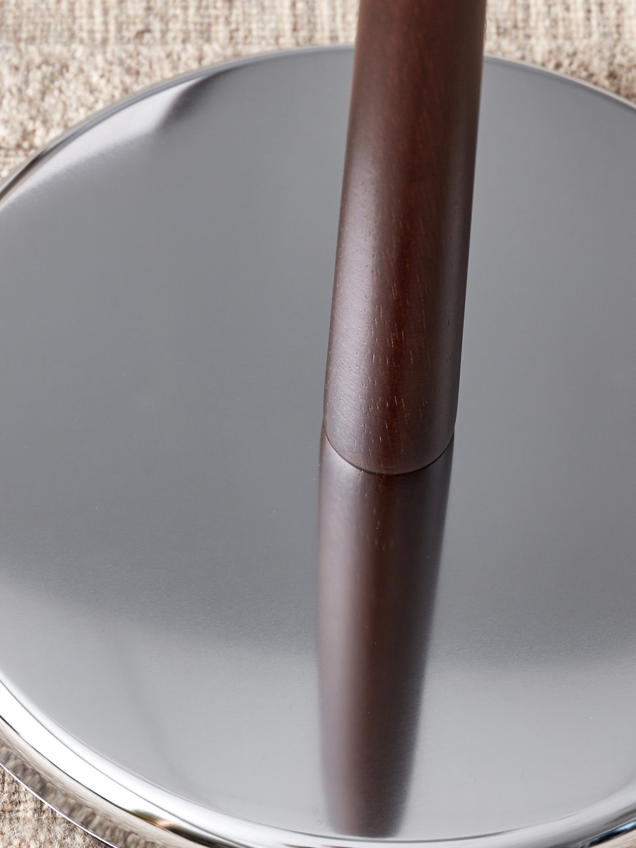 Daniel Valet Stand