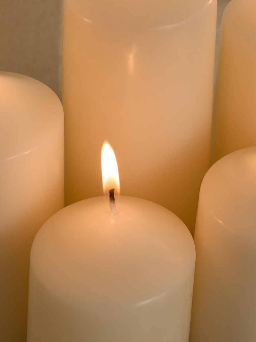 مجموعة من 5 شموع عمودية غير معطرة