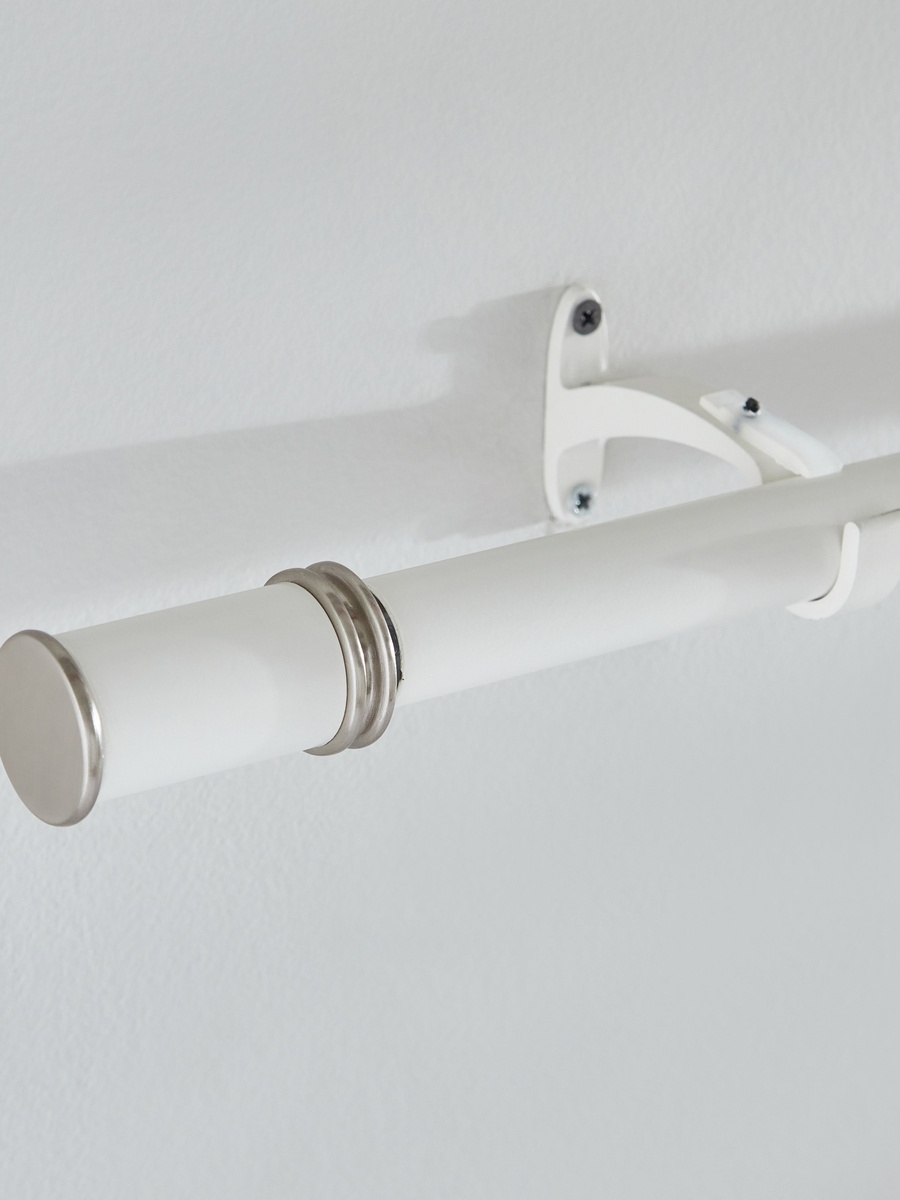 Zoe Powder Coated 25mm Extendable Single Curtain Rod 110-320 cm