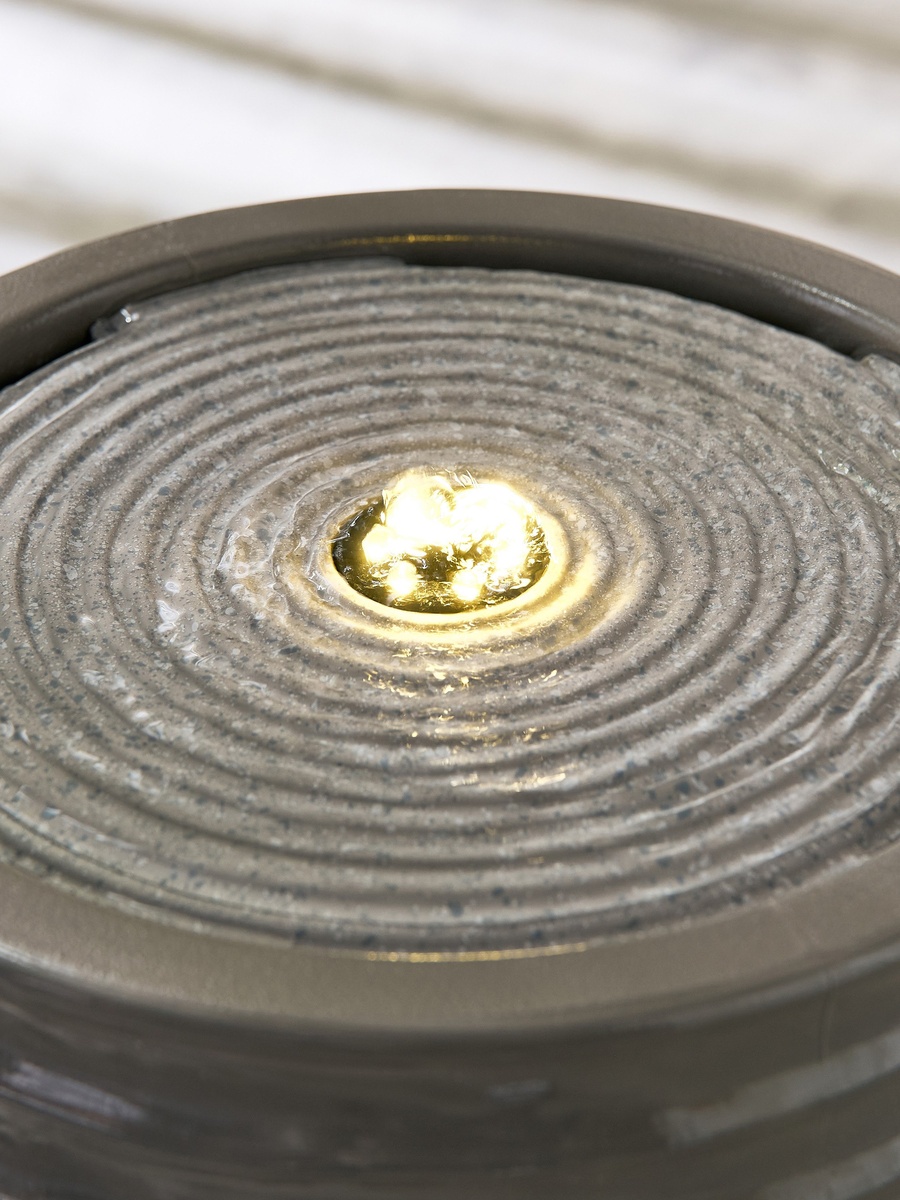 Vera - Elysian Resin Outdoor Fountain - 28x28x37 cm