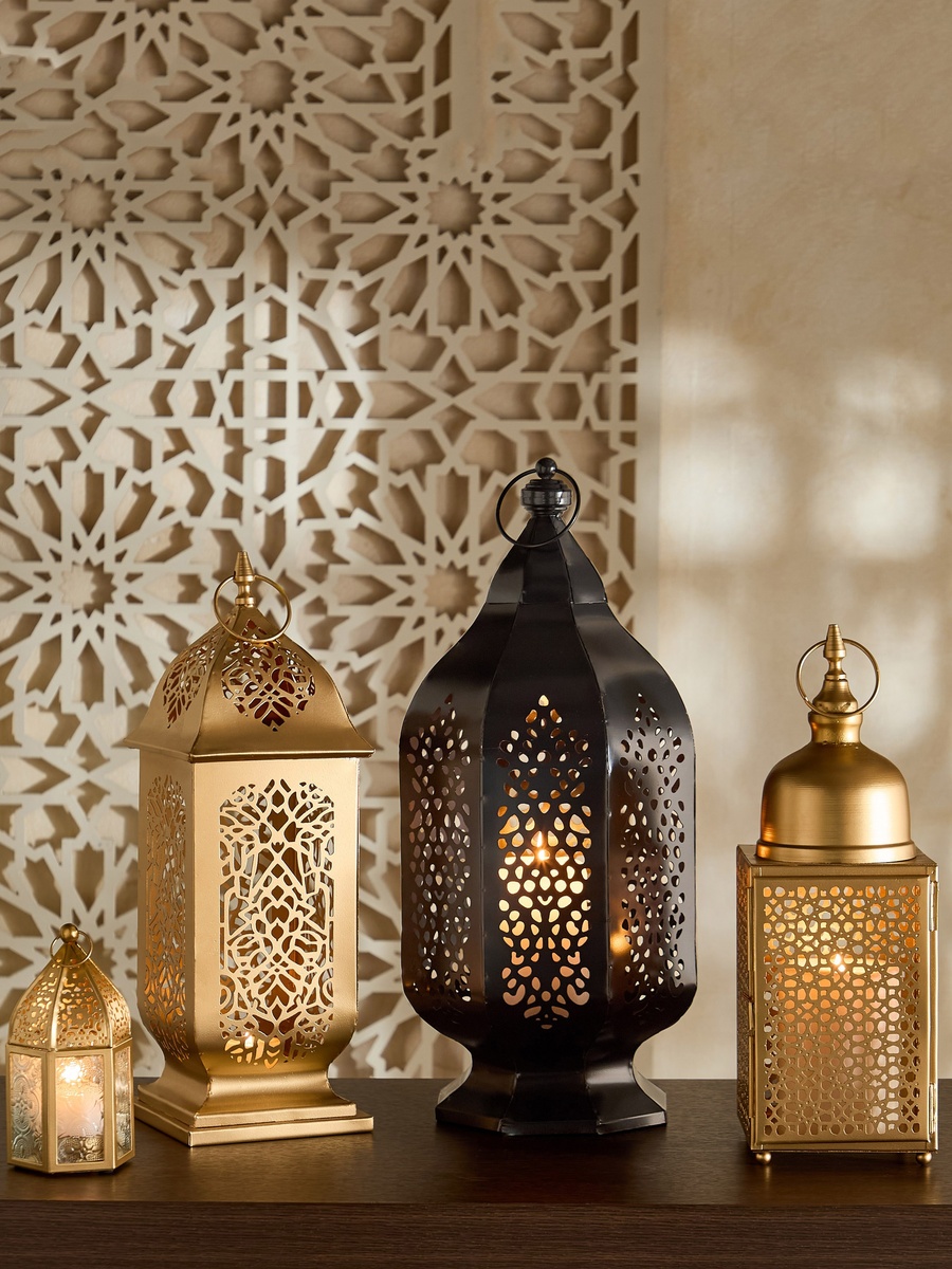 فانوس ديكور مفرغ - 20*20*42 سم