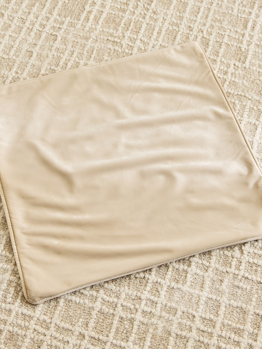 Dove Velvet Cushion Cover - 50x50 cm