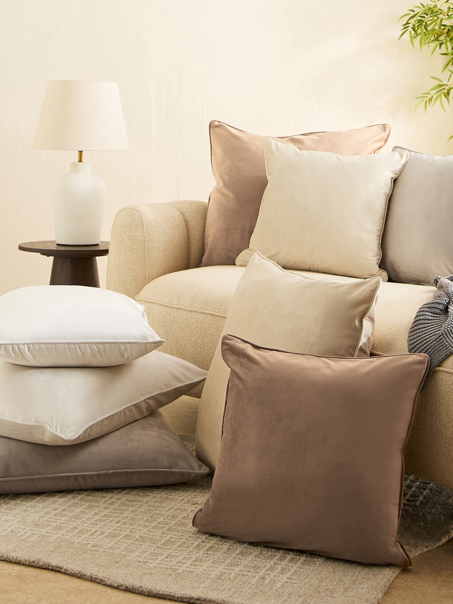 Dove Velvet Cushion Cover - 50x50 cm