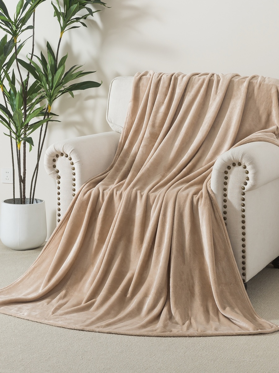 Luxury 240 GSM Soft Plush Flannel Blanket - 200x200 cm