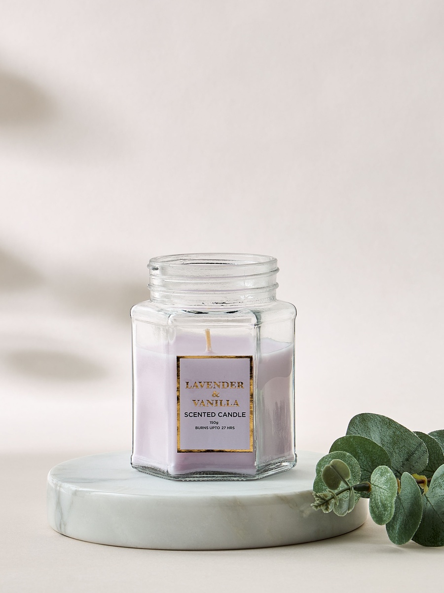 شمعة معطرة برائحة الفانيليا واللافندر - 150 جرام
