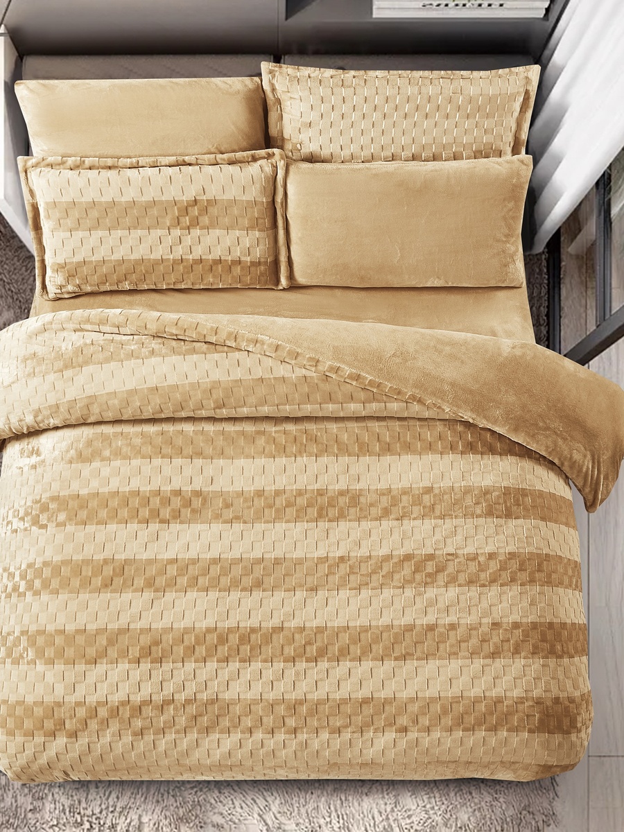 Textured Plush Comforter Set - King