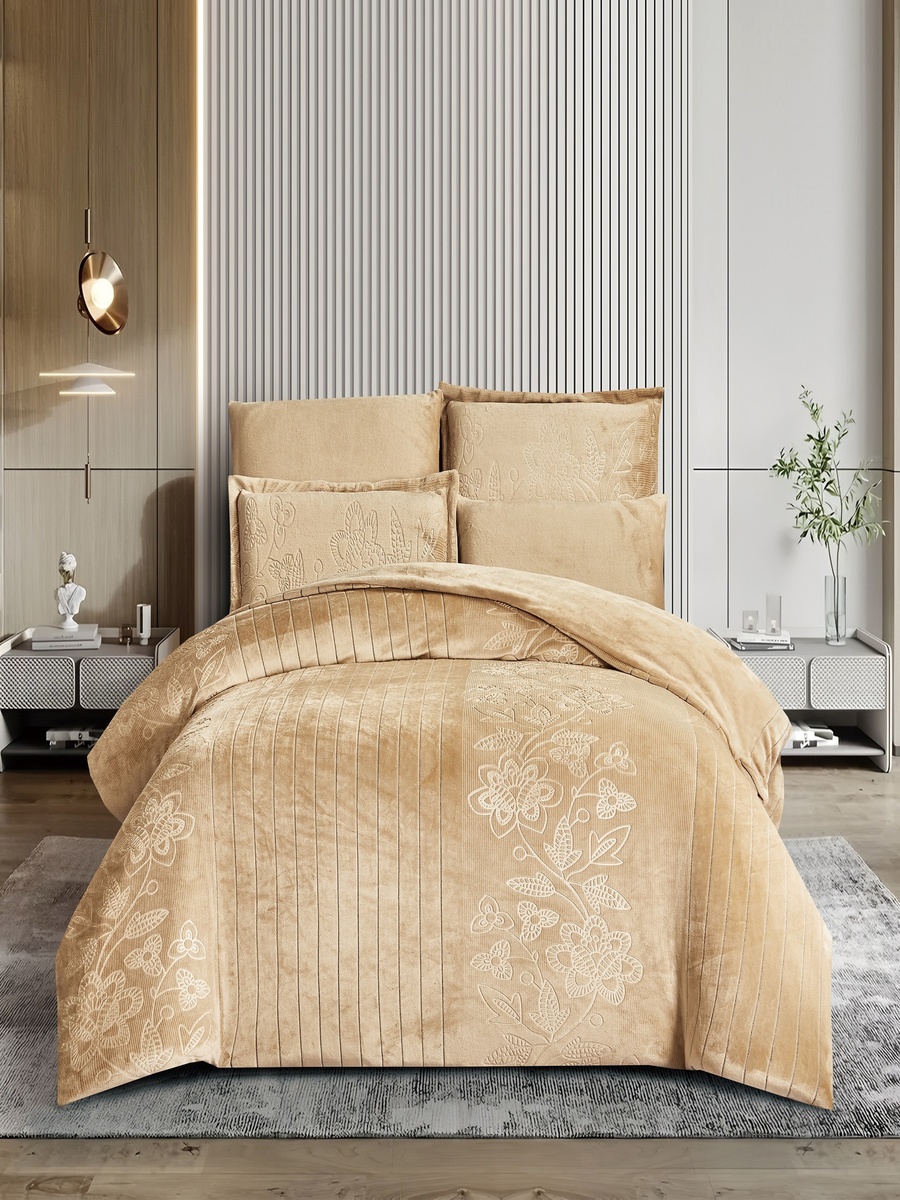 Floral Embossed Velvet Comforter Set