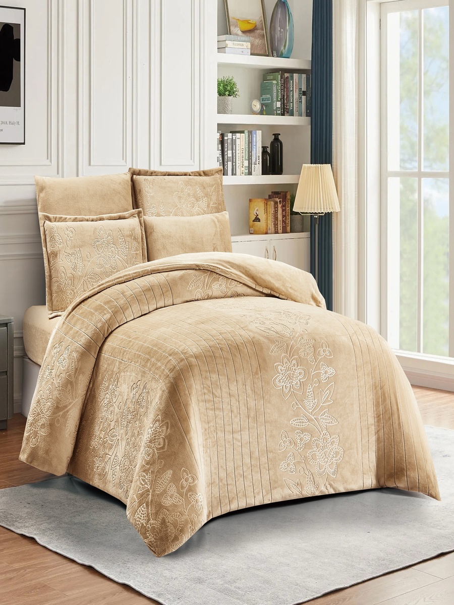 Floral Embossed Velvet Comforter Set