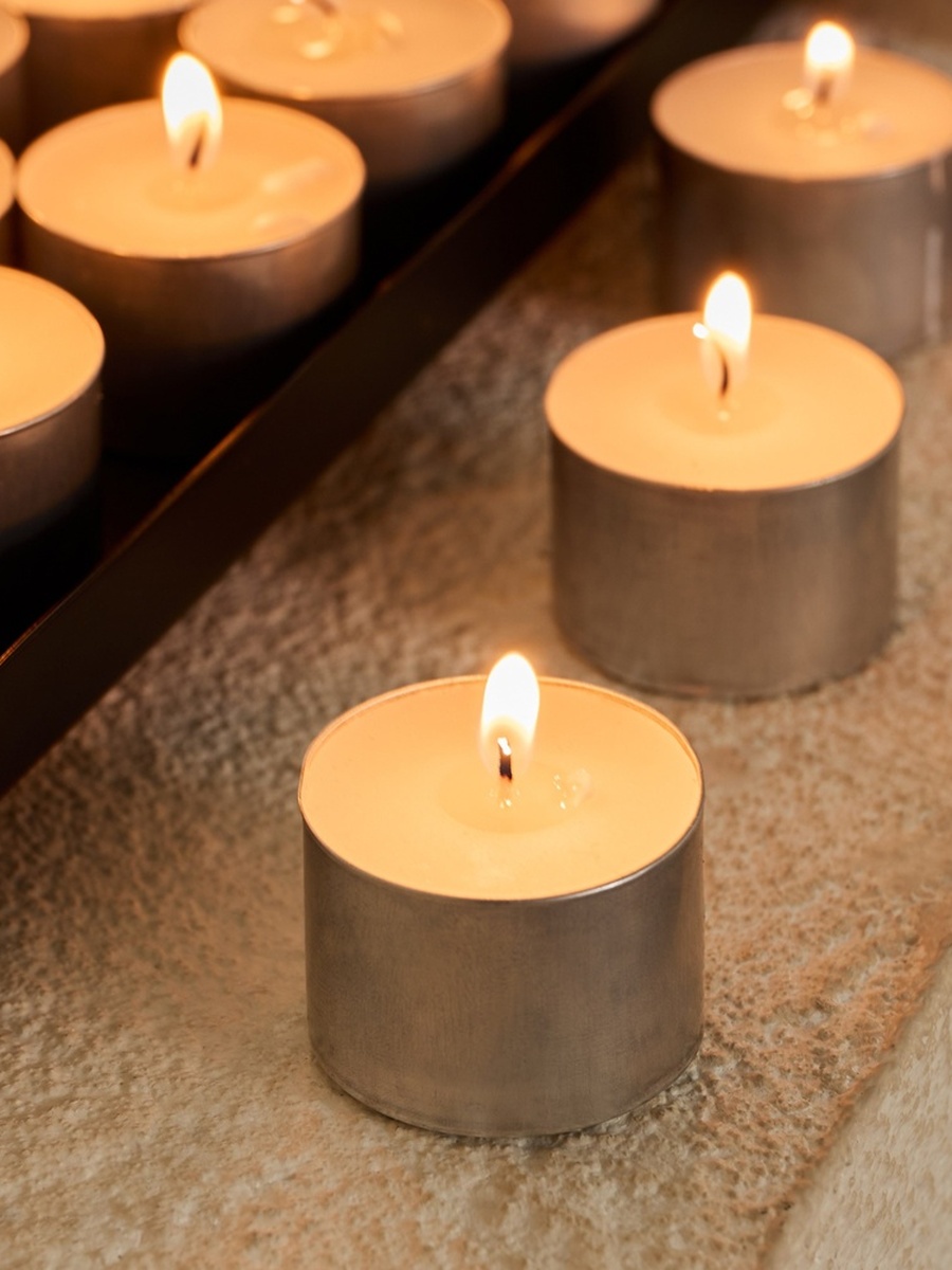 Luna 25-Piece Unscented Tealight Candle Set - 8 h