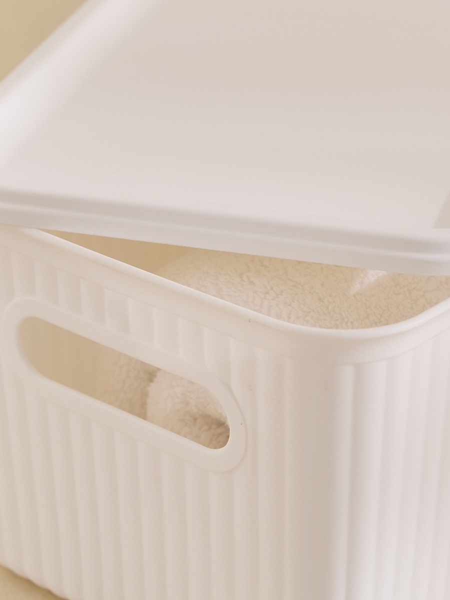 Orion Small Ribbed Container with Lid