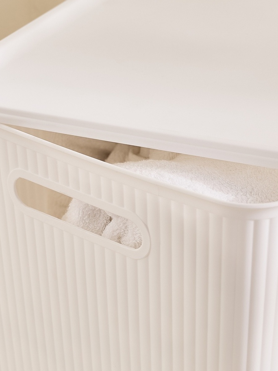 Orion Large Ribbed Container with Lid