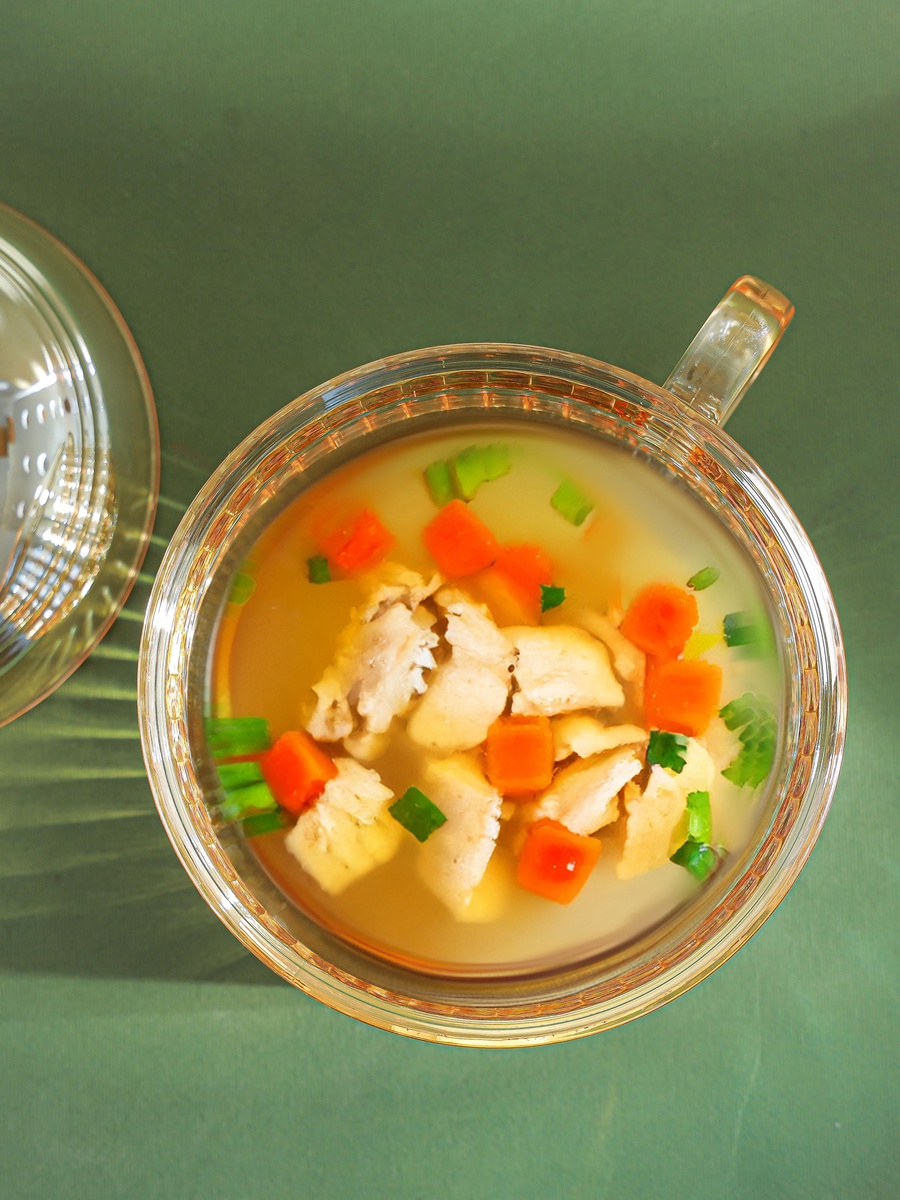 وعاء زجاجي بغطاء