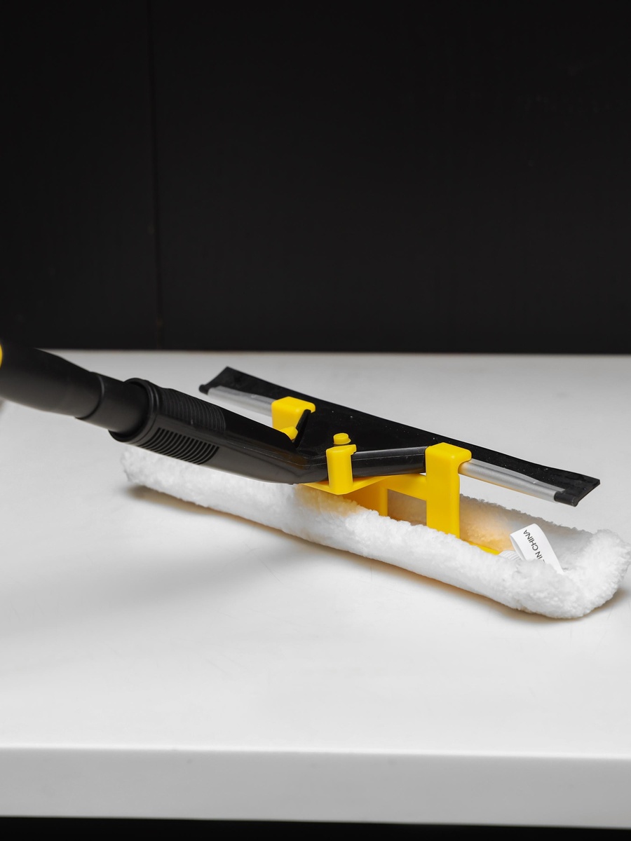Window Cleaner with Wiper