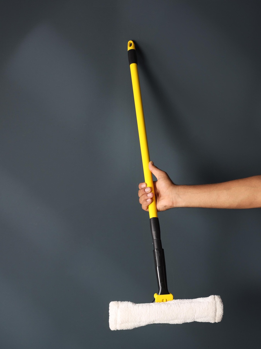 Window Cleaner with Wiper