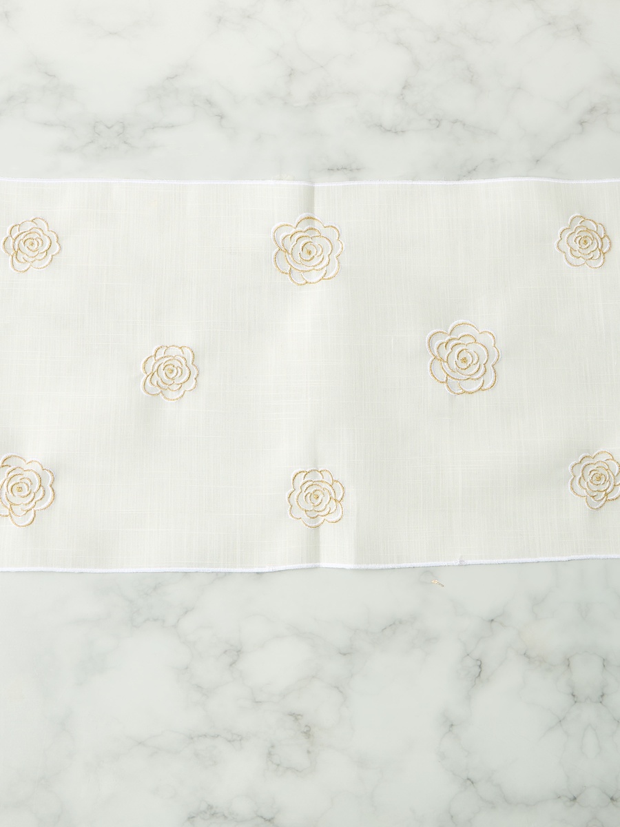 Embroidered Rose Table Runner - 33x180 cm