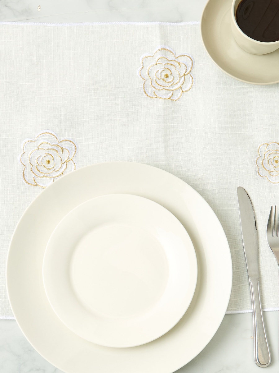 Embroidered Rose Table Runner - 33x180 cm